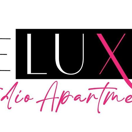 Deluxe Studio Apartments ดาร์บี ภายนอก รูปภาพ