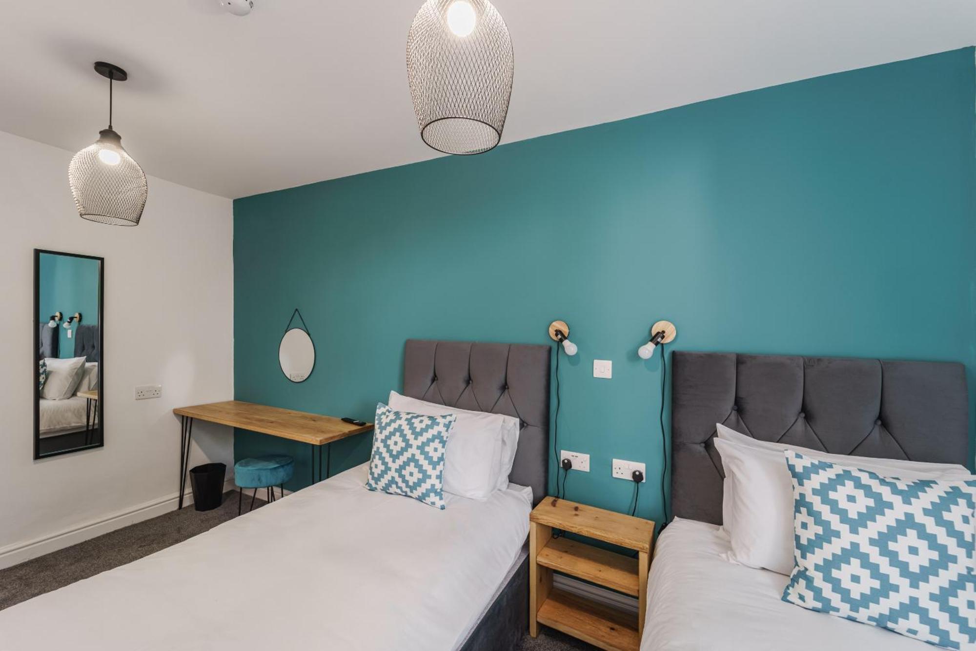 Deluxe Studio Apartments ดาร์บี ภายนอก รูปภาพ